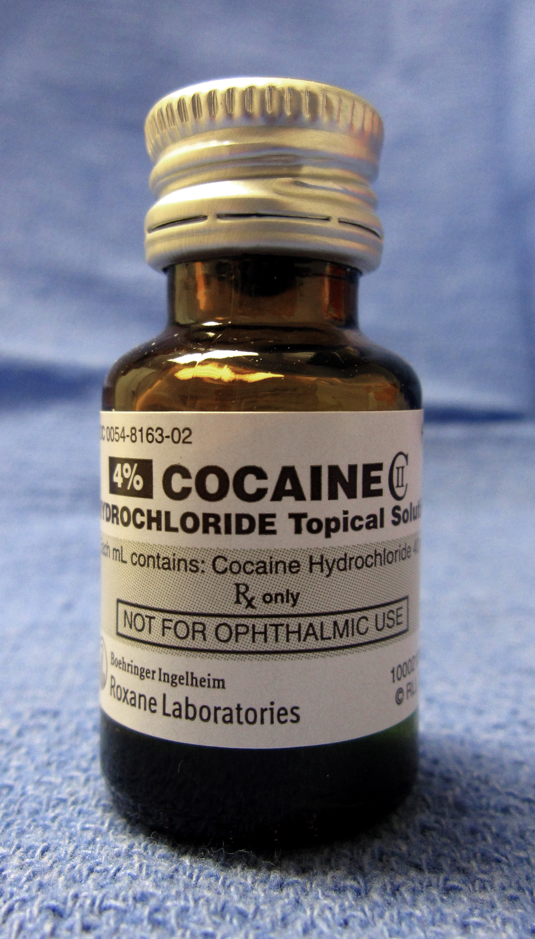 Cocaine_hydrochloride_CII_for_medicinal_use.jpg